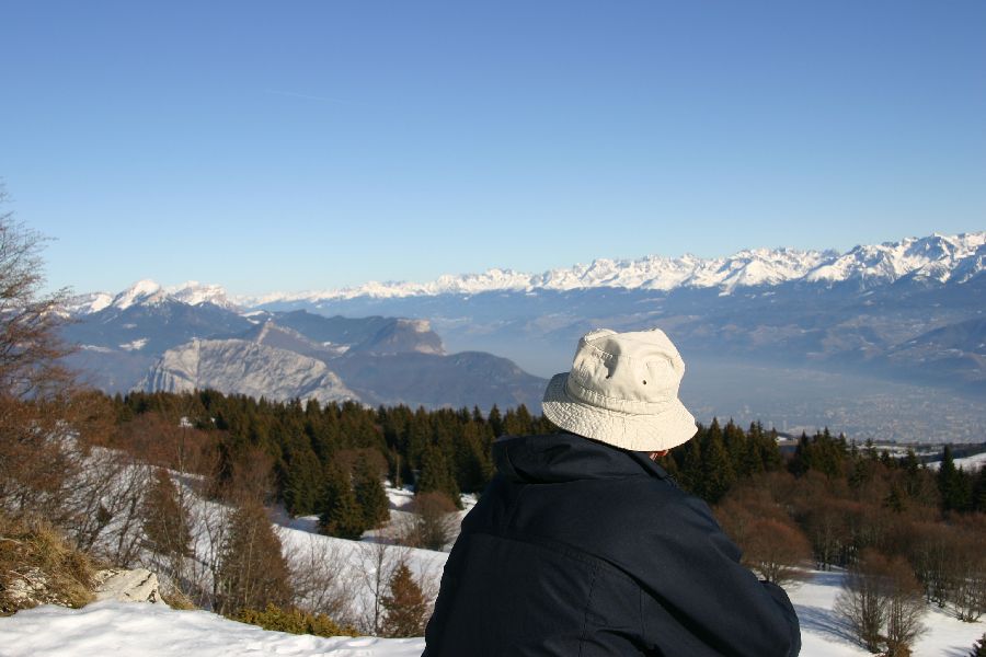 Au pas de Bellecombe, panorama sur Belledonne, la Chartreuse, et aussi le Mont Blanc